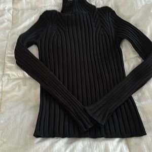 Classiques black mock turtleneck